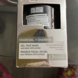 charcoal gel face mask have 2 