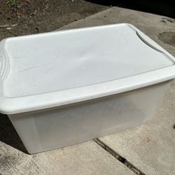 Sterilite Plastic Storage Tub With Kid