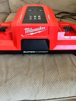 Milwaukee Super Charger Dual Bay Battery Charger
