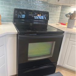 Black Kitchen Appliances 