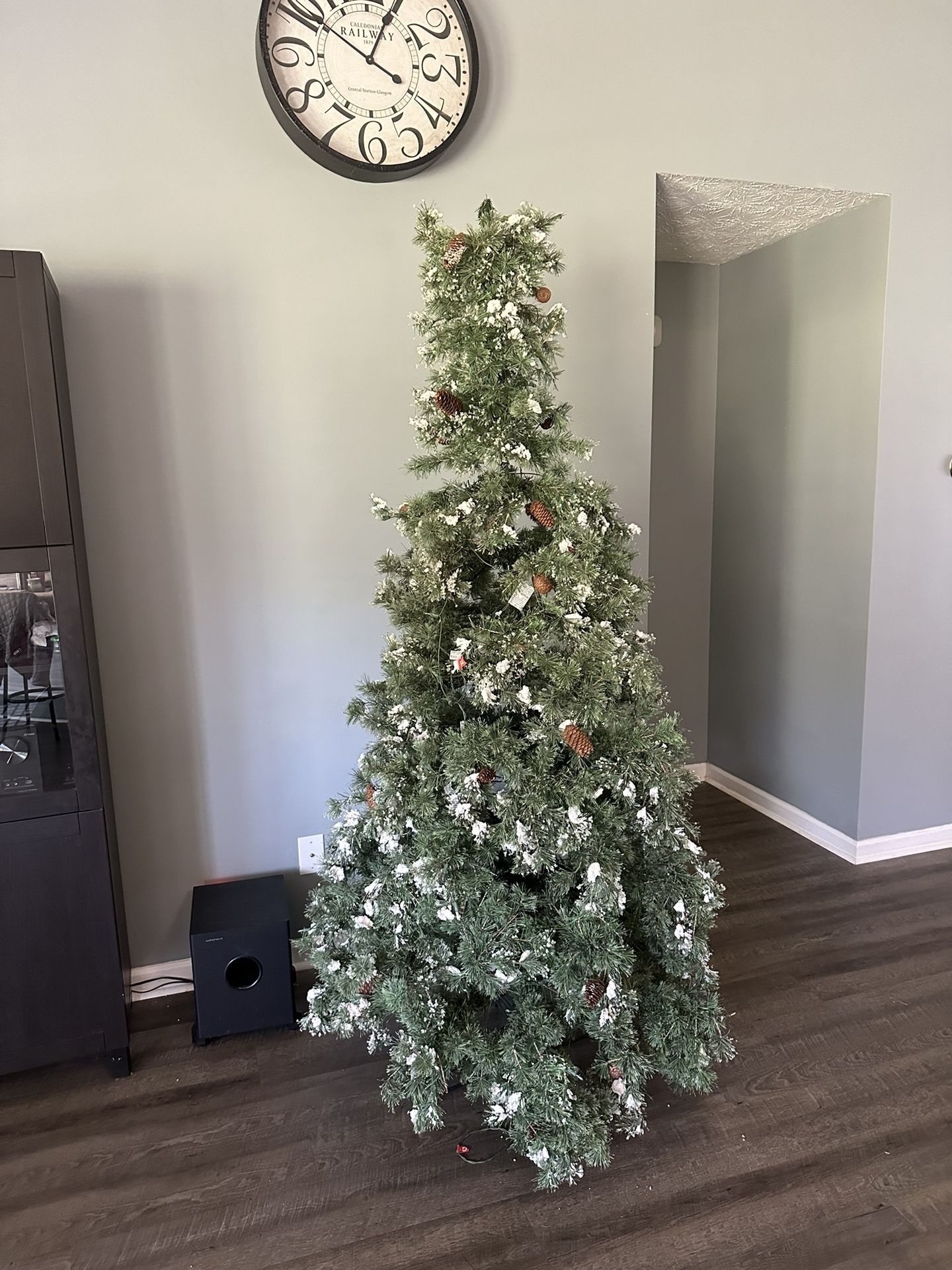 7’ Pre-Lit Christmas Tree