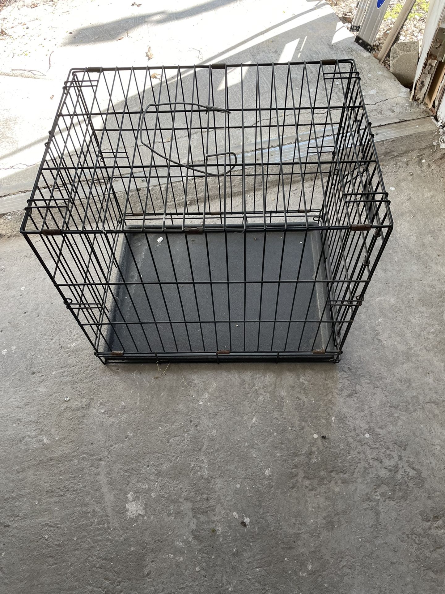 Medium dog cage