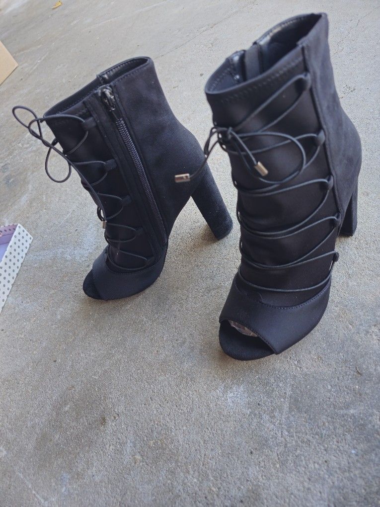 Women Black Open Toe Booties