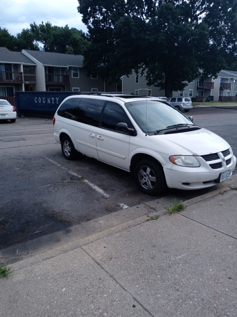 2005 Dodge Grand Caravan