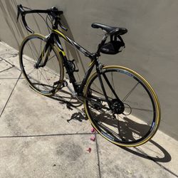 Giant TCR Composite 2 Road Bike – Excellent Condition