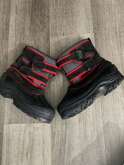 Totes Kids Snow Boots Black Size:2 and Red