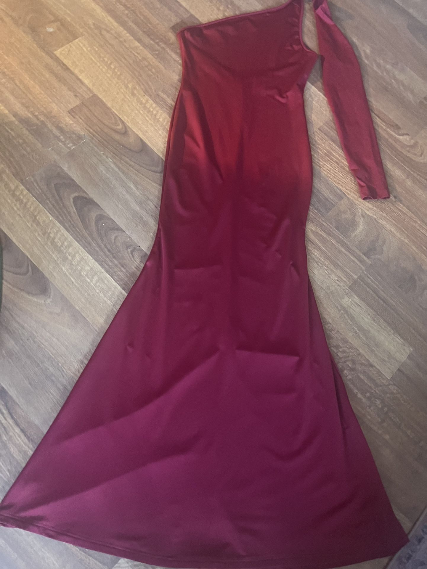 Women’s Maroon One Sleeve Dress, Long Size Medium New!
