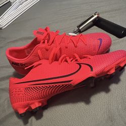 Nike Mercurial Size 10
