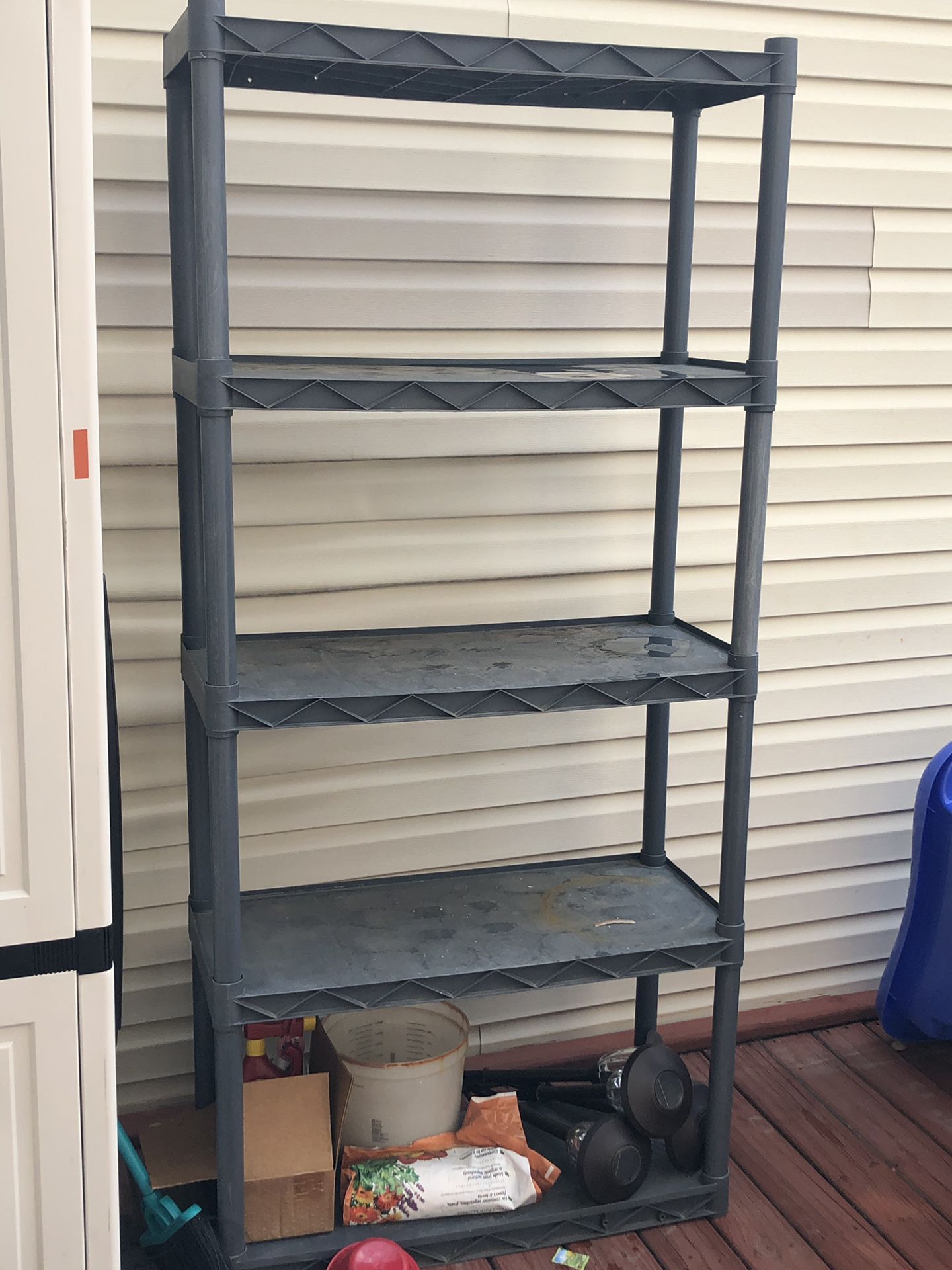 Outdoor storage shelf unit