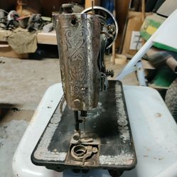 1910 Singer "Red Eye" Sewing Machine