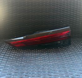2020 2021 2022 Toyota Highlander Left Driver Side Inner Tail Light OEM