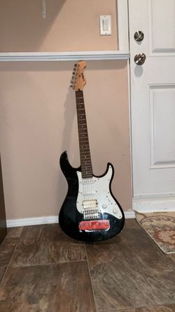 Guitar Yamaha EG 112