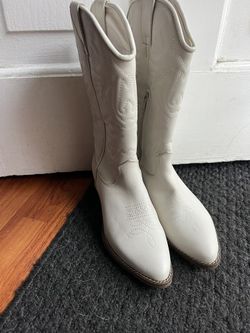 Haywood Boots Size 7.5