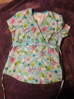 SCRUB TOP