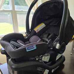 Graco SnugRide 35 Lite LX Infant Car Seat in Hailey 