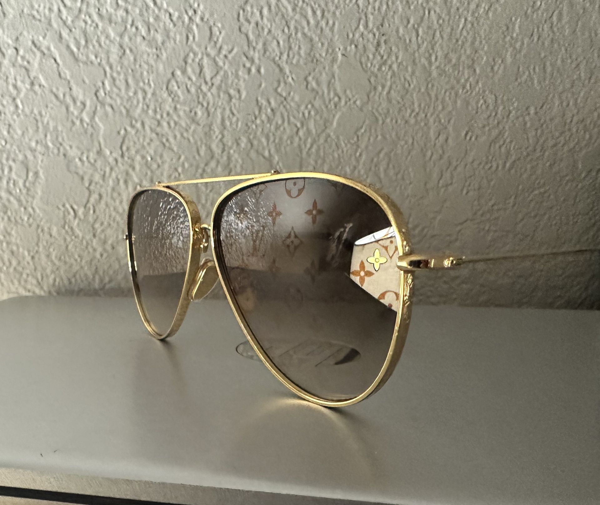 Louis Vuitton Aviator/ Pilot Sunglasses