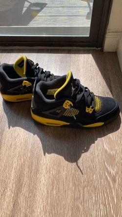 Air Jordan Thunder  4’s
