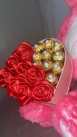 Eternity Roses With Chocolate 🌹