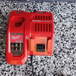 RAPID CHARGER MILWAUKEE 