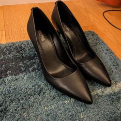 Black Michael Kors Heals