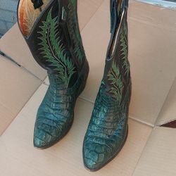 Green Men's Boots Size 7.5
