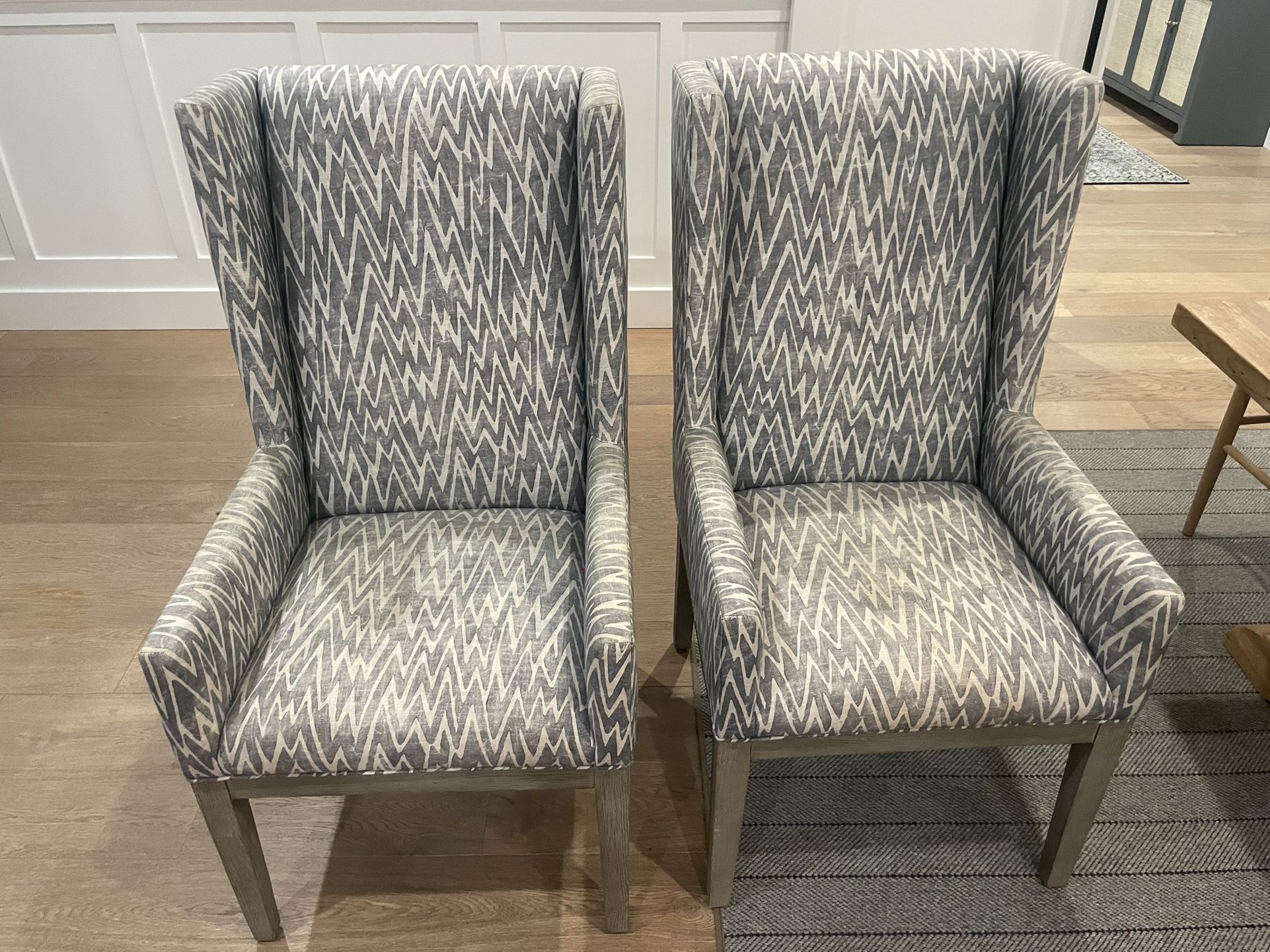 2 Captain Chairs 