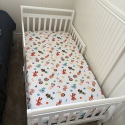 Toddler bed With Mattress 