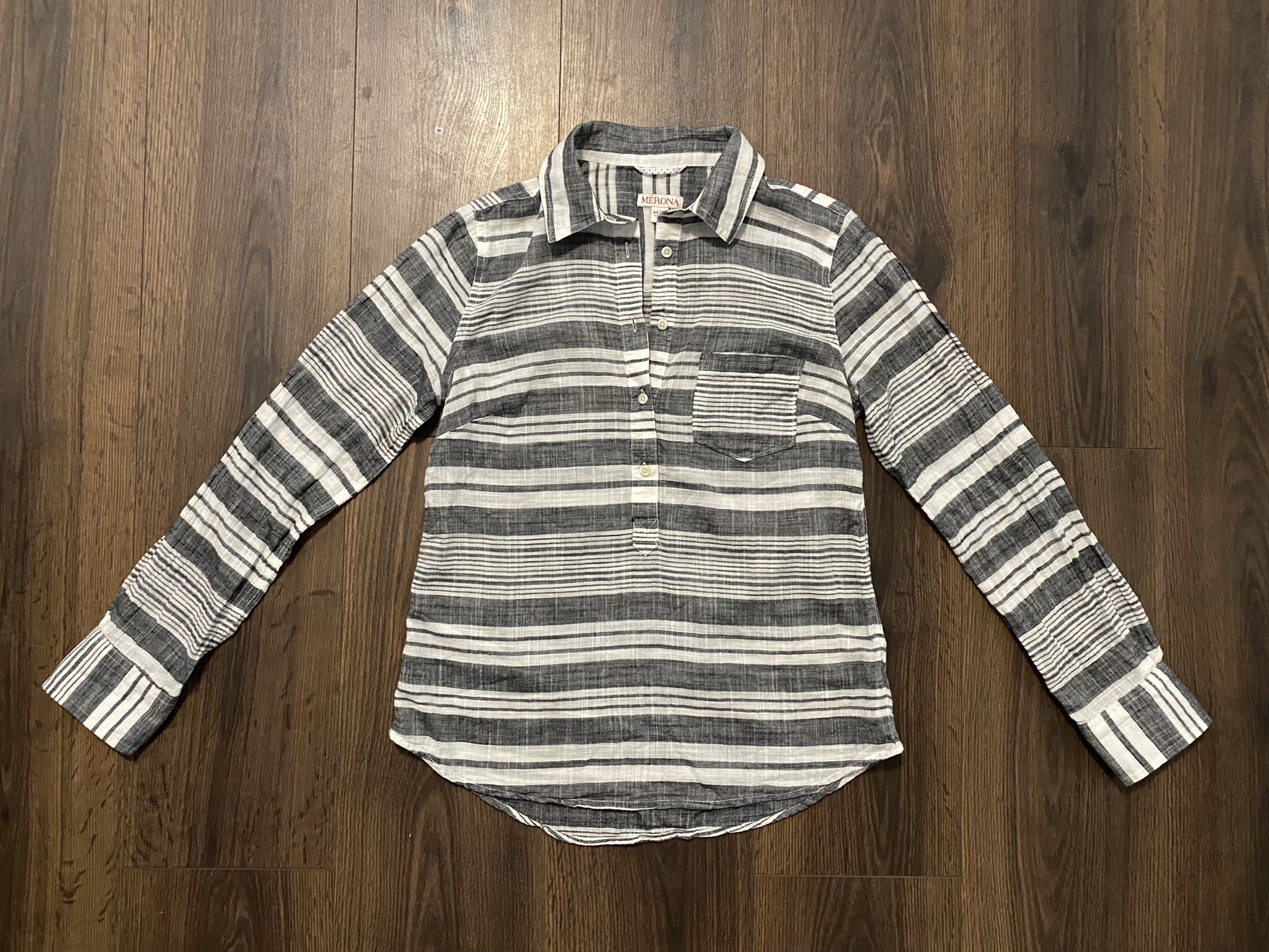 Women’s Merona Grey Striped Button Up Long Sleeve Shirt XS