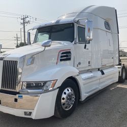 2022 Western Star 5700 XE