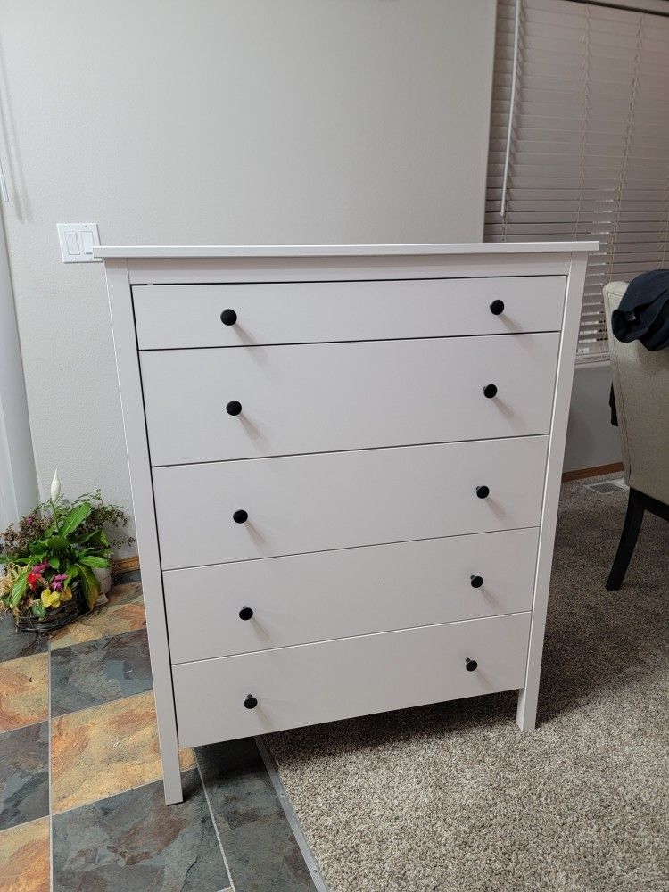 5 Drawer Dresser On Tracks for Sale in Vancouver, WA OfferUp
