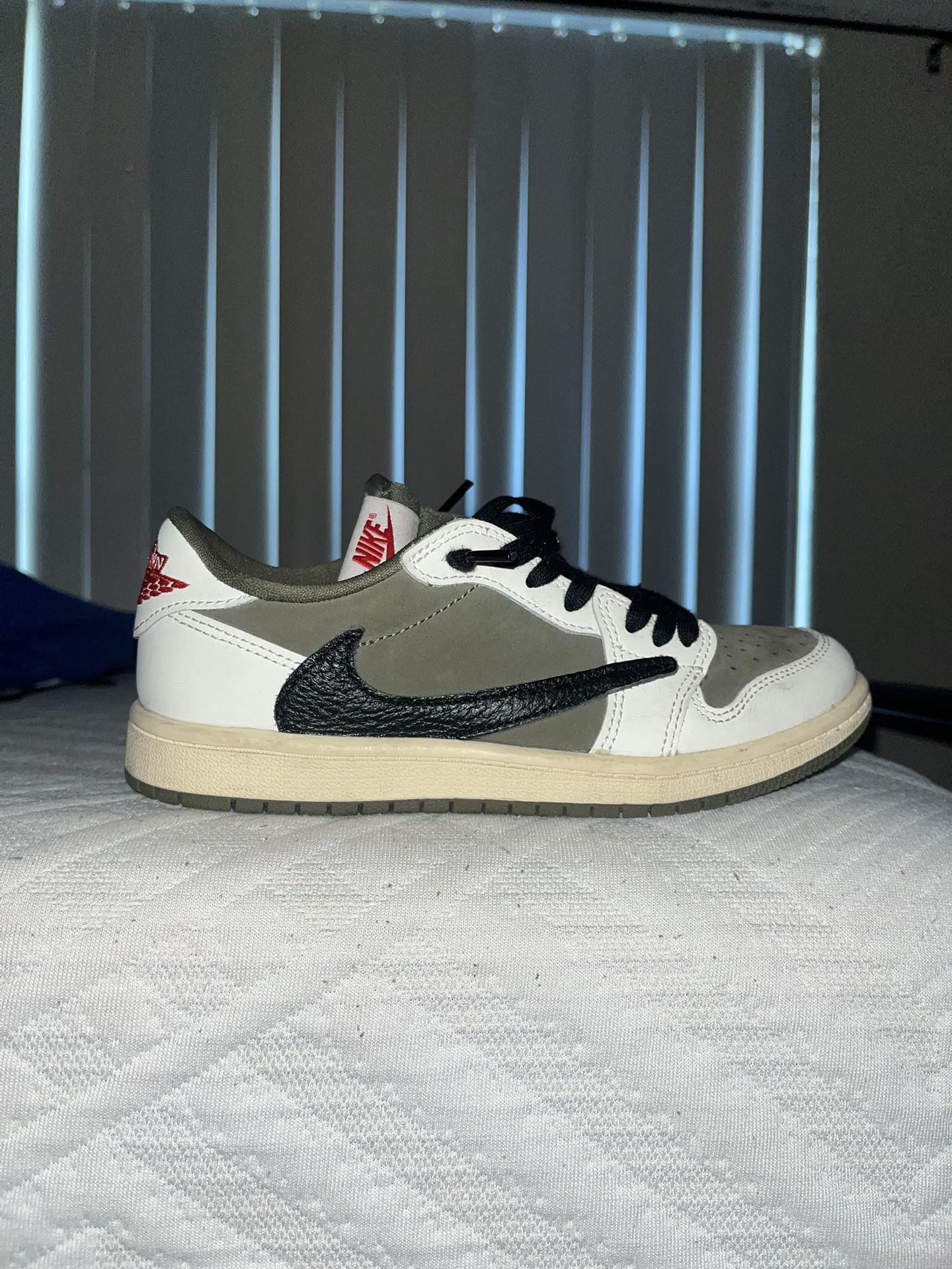 Travis Scott 1’s Sz 3y