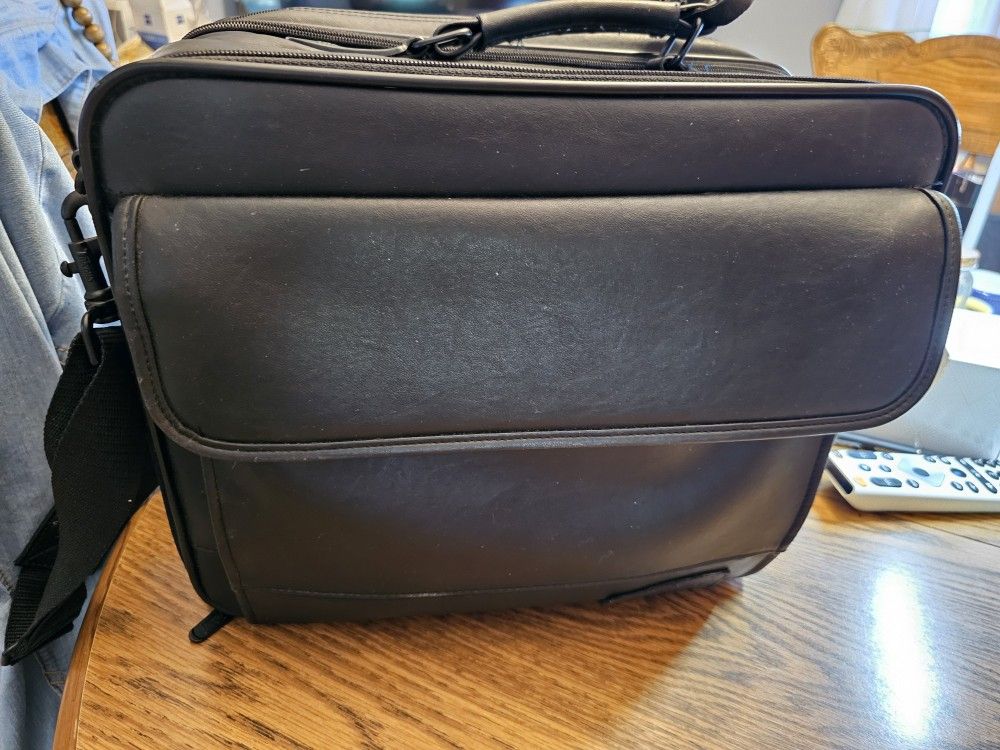 Targus 14" Leather Laptop Computer Bag