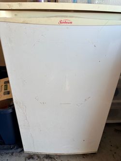 Sunbeam Mini Fridge