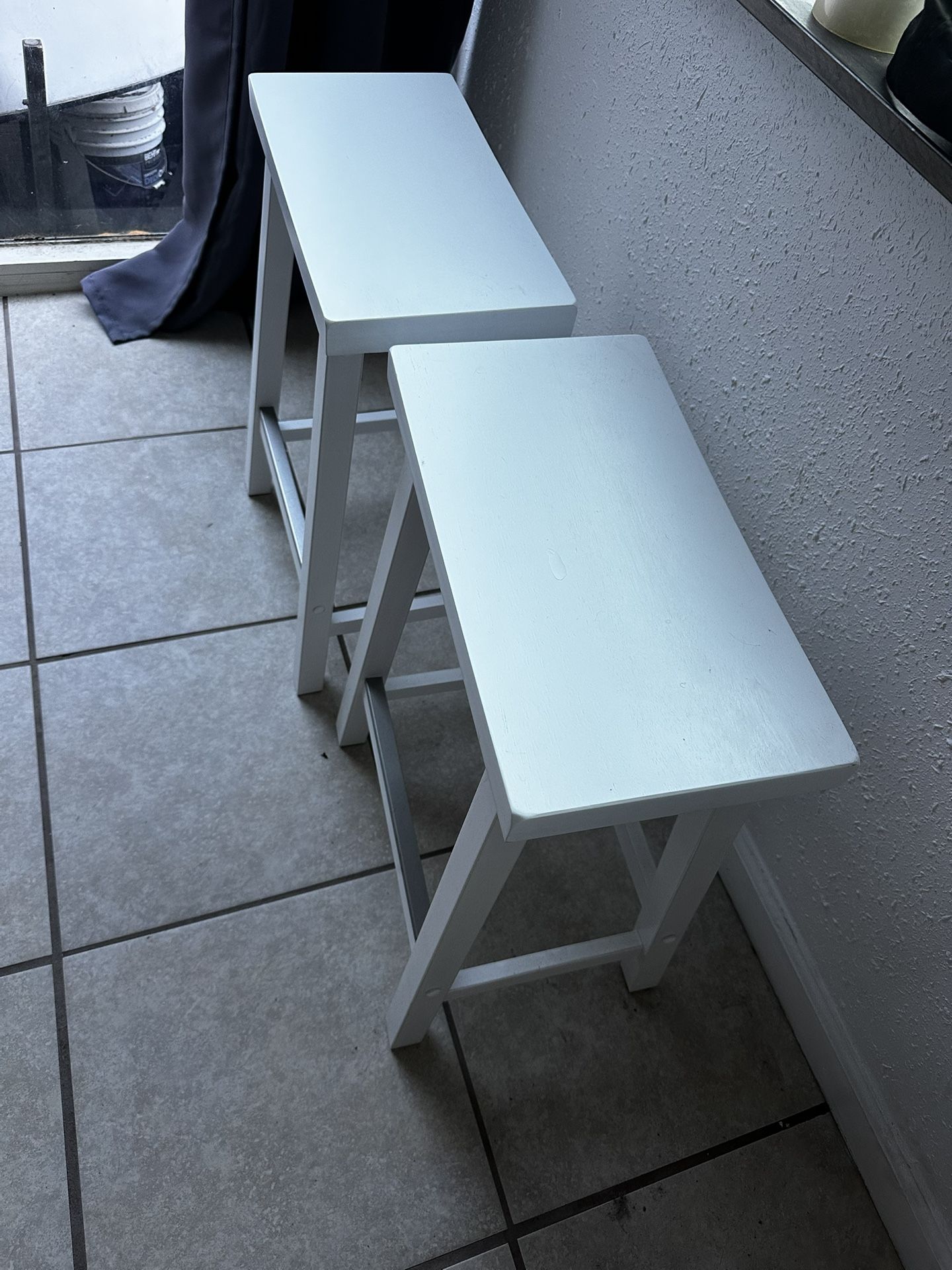 2 Wooden Stools (White)