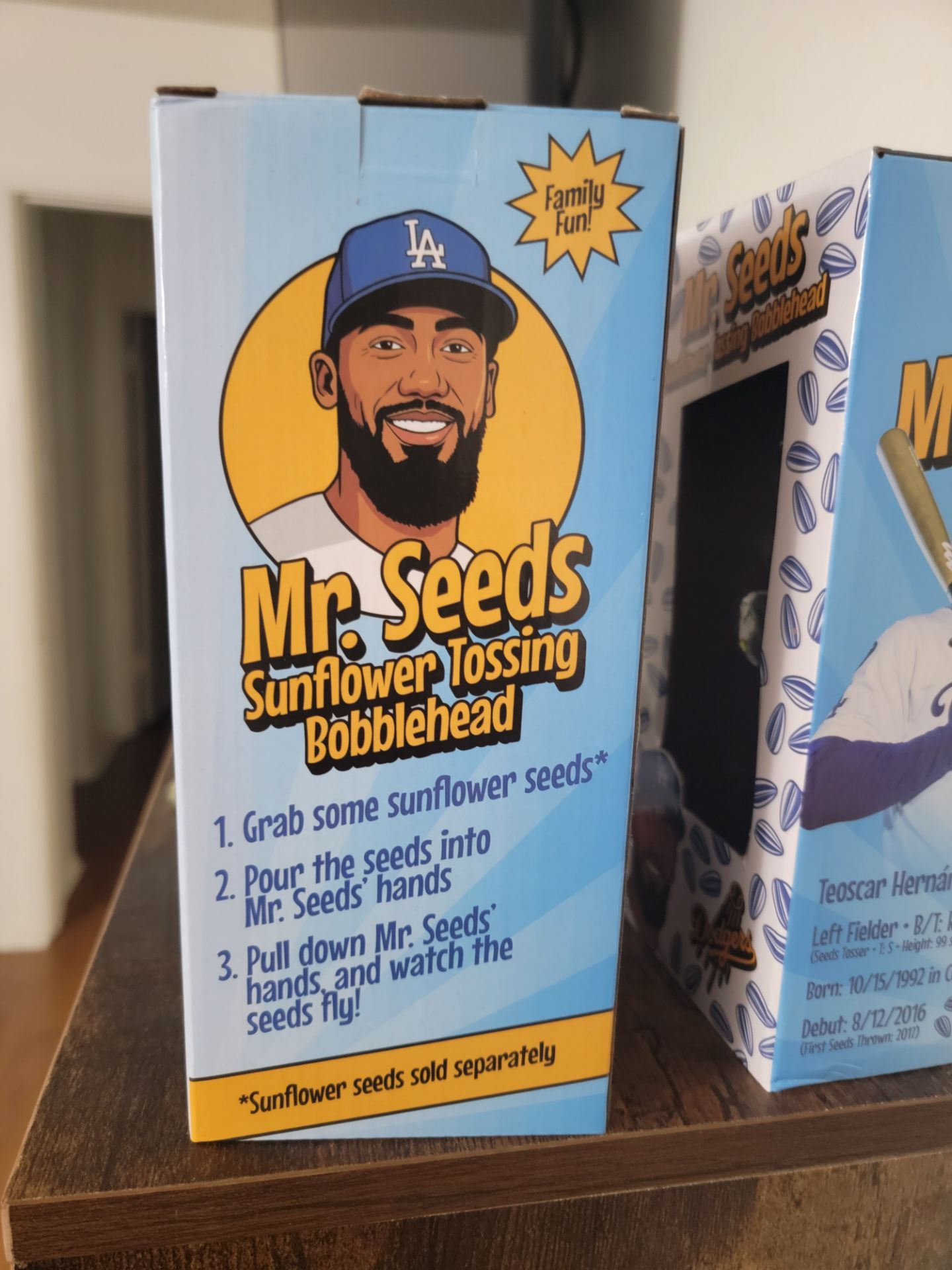 記念グッズ Mr. Seeds Sunflower Tossing Bobblehead Mr. Seeds Bobblehead!
