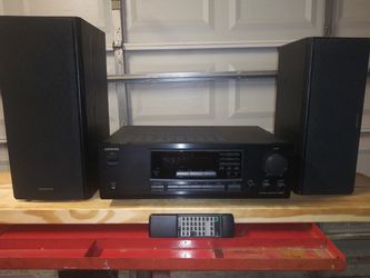 ONKYO RECEIVER TX 8211 with 2 SPEAKERS
