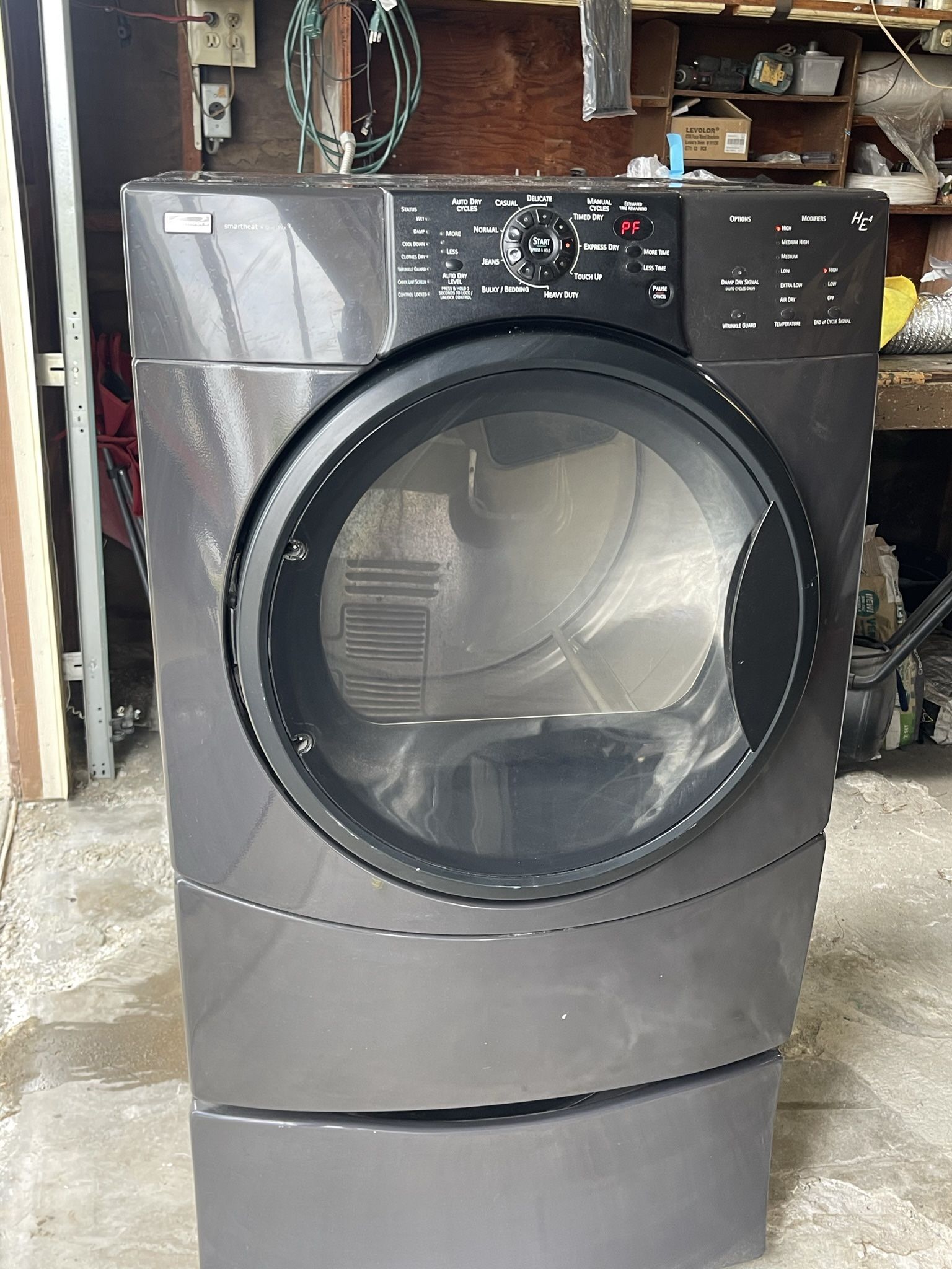 Kenmore Gas Dryer With Pedestal Works Great for Sale in Bakersfield, CA