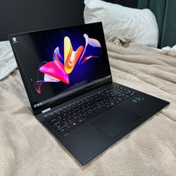 LG Gram 15 – i7 / 16GB RAM / 512GB SSD / QHD Display / Ultra-Lightweight – Great Battery Life