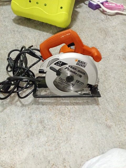 Black & Decker Saw