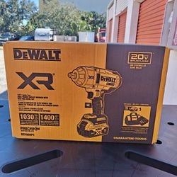 DeWalt High Torque Impact Wrench Kit