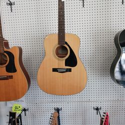 Yamaha FG - 410 Acoustic Guitar W Case