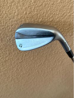 TAYLORMADE P790 PITCHING WEDGE W/ New Jumbo Grip