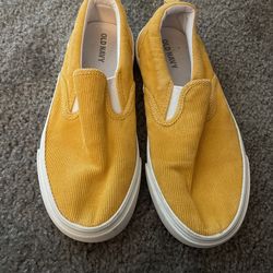 Old Navy Yellow Sneakers Super Clean