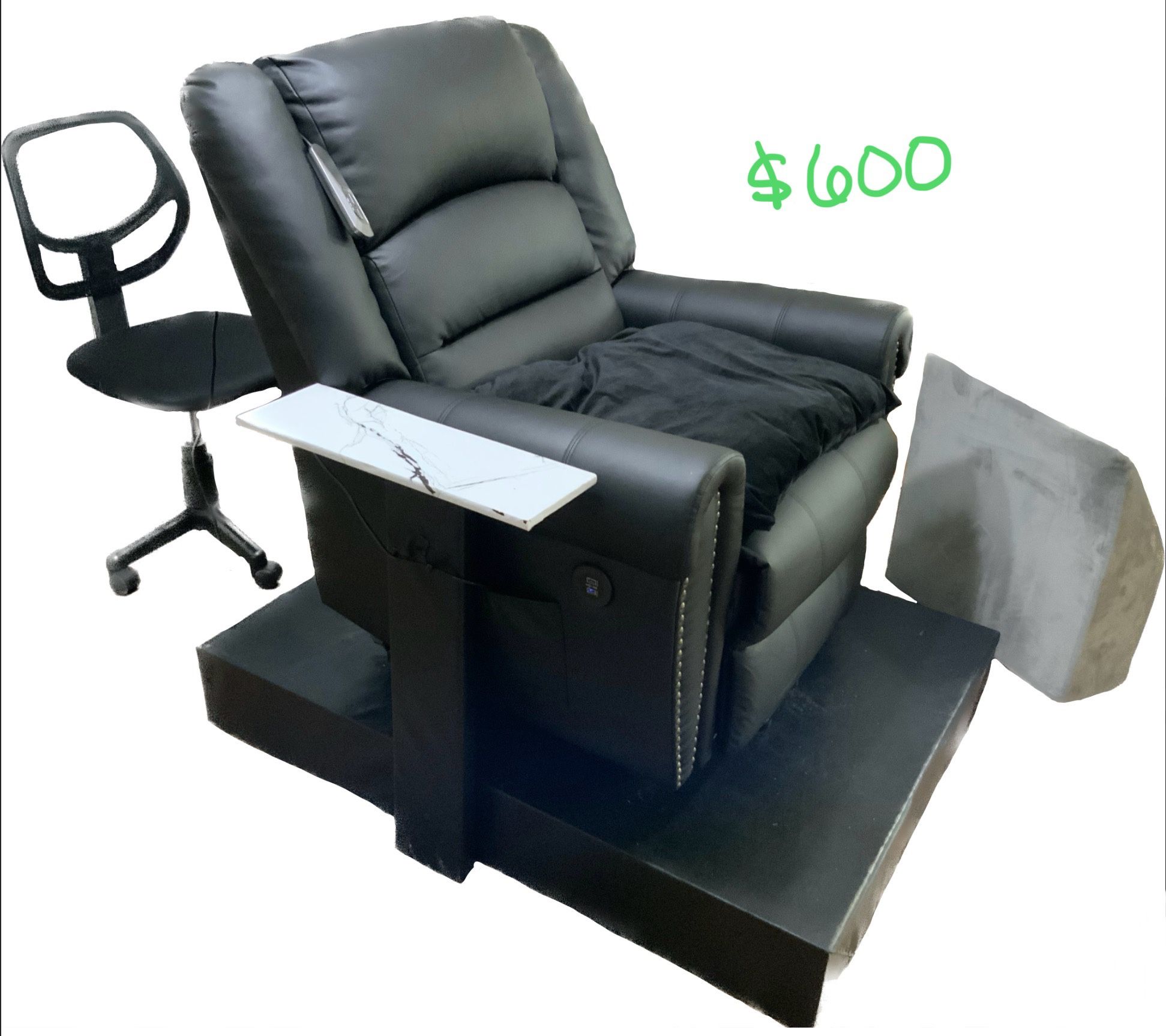 Lash Recliner With Pedestal And Side Table