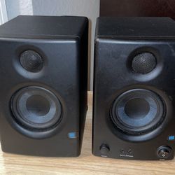 Good decent speakers small ones