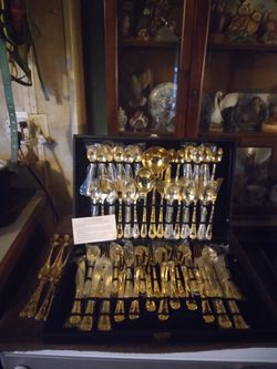 WN Rogers & Son Enchanted Rose 🌹 Patteren Og 61 With 12 Extra Soup Spoons 