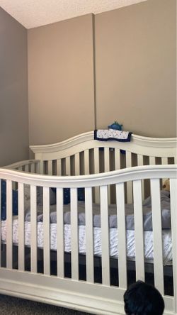White baby crib