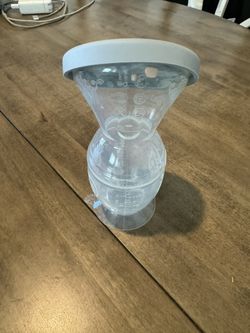 Haakaa Handle Held Breast Pump With Lid