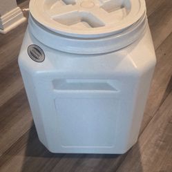 Dog food storage container