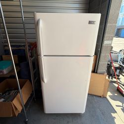 FRIGIDAIRE REFRIGERATOR 18.3 CU FT